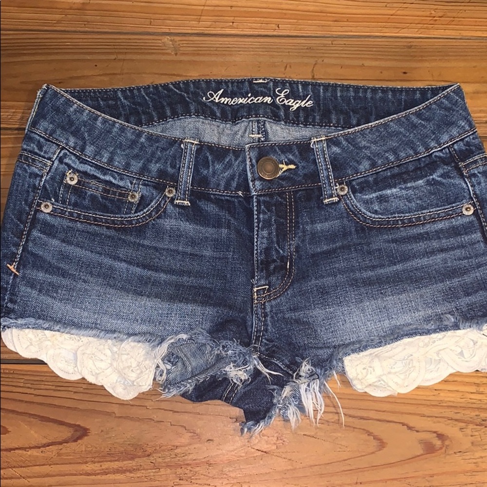 Size 2 medium wash American Eagle Jean shorts